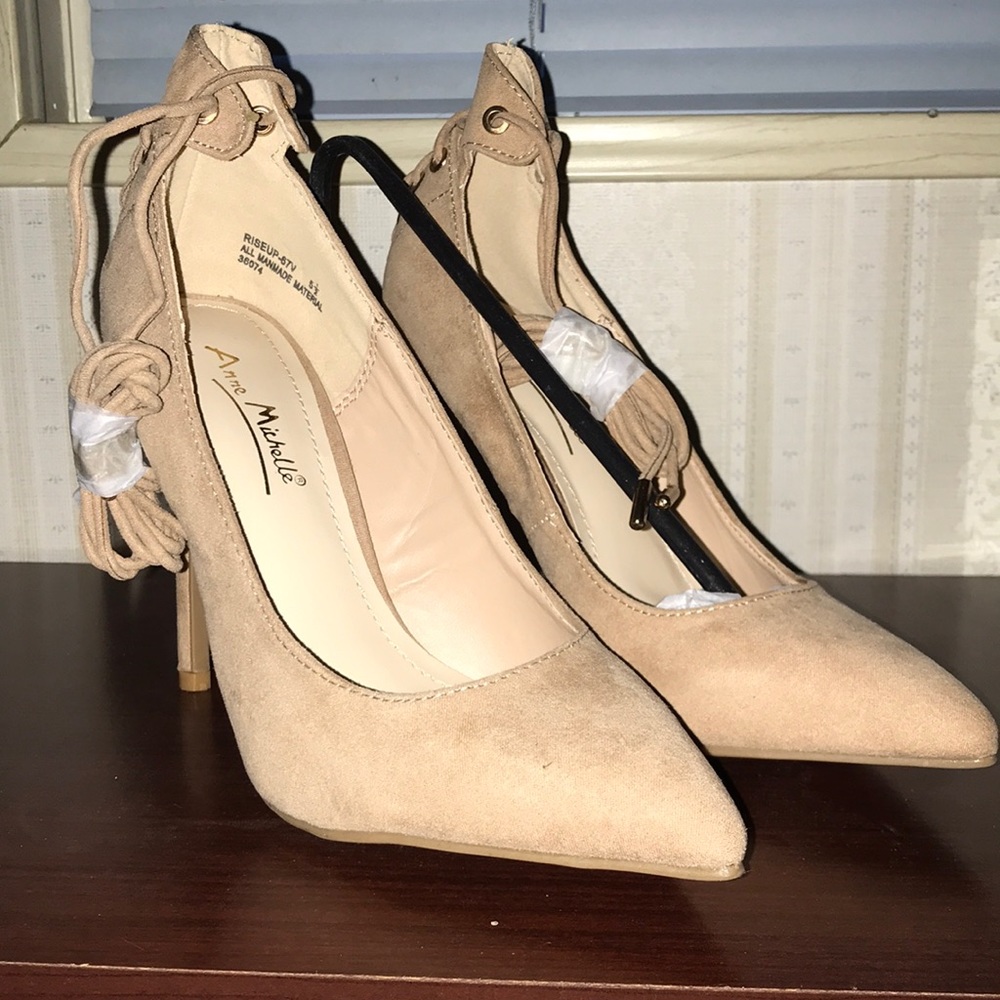 Brand new Nude suede heels